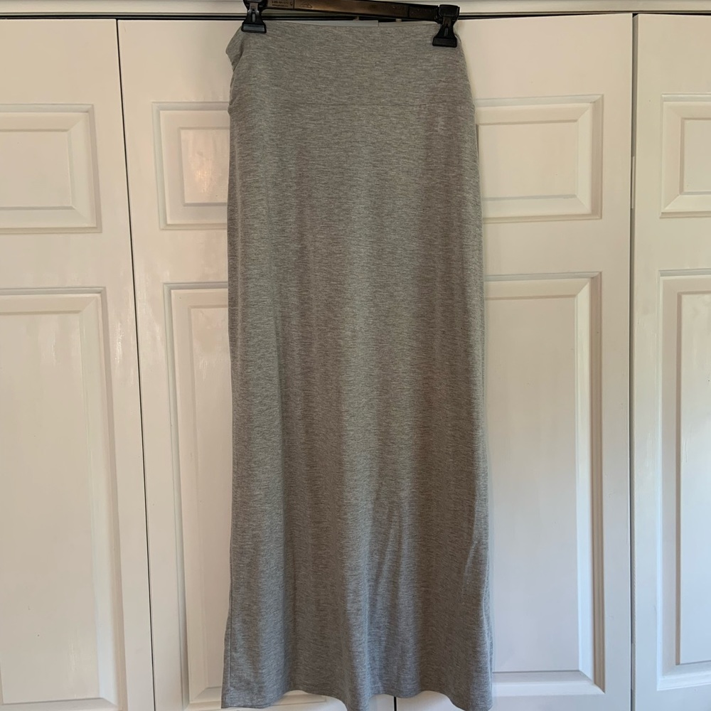 Maxi Skirt, Size Medium, Heathered Grey color, Great Used condition